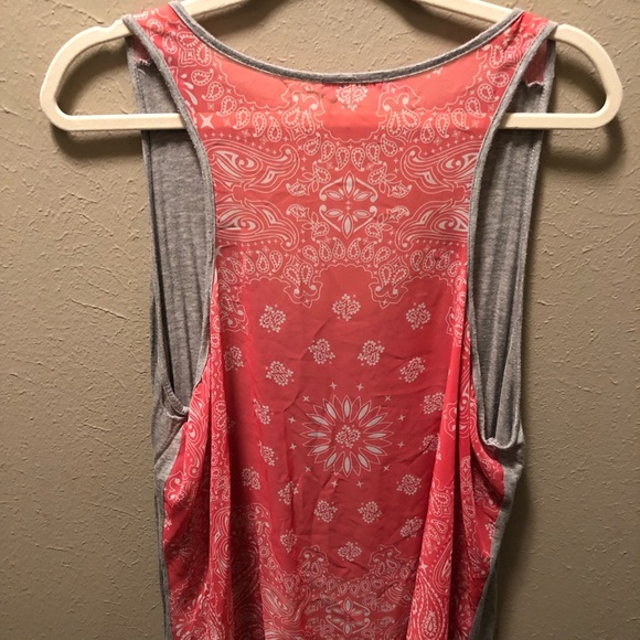 Maurice’s racer back tank - Picture 4 of 4